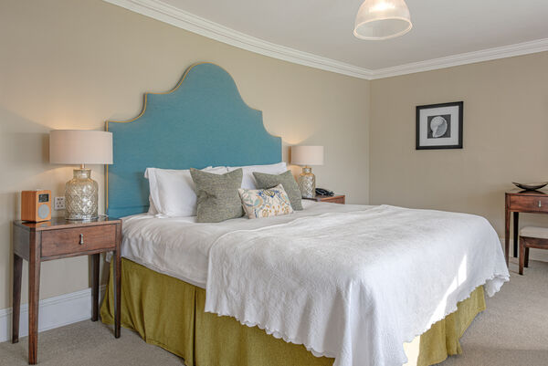 Alexandra Hotel - Counterss Room 12 09_09_25-01 (2).jpg