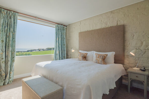 GOULD Alexandra Hotel - Room 17 18_03_25-5 edit.jpg