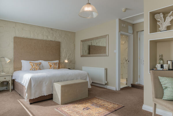 GOULD Alexandra Hotel - Room 17 18_03_25-7 edit.jpg